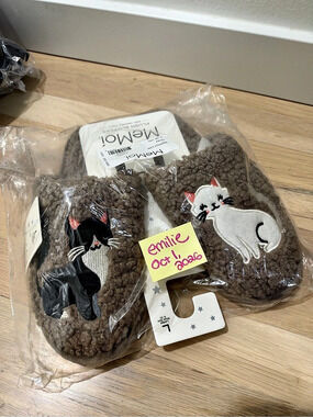 MeMoi More Kittens Meow Hard Bottom Plush Slippers Taupe US 9-10